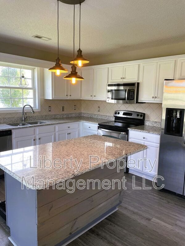 Building Photo - 2404 Camp Lejeune Ct