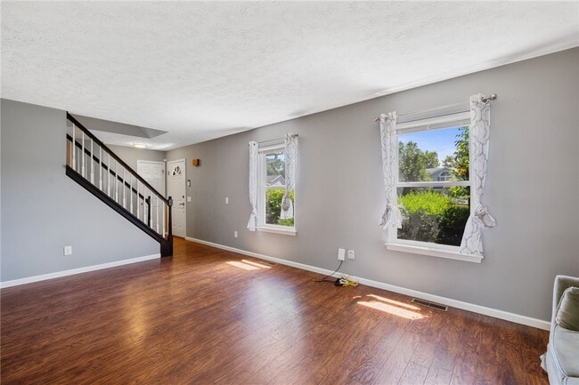 Building Photo - 40 Alverstone Way