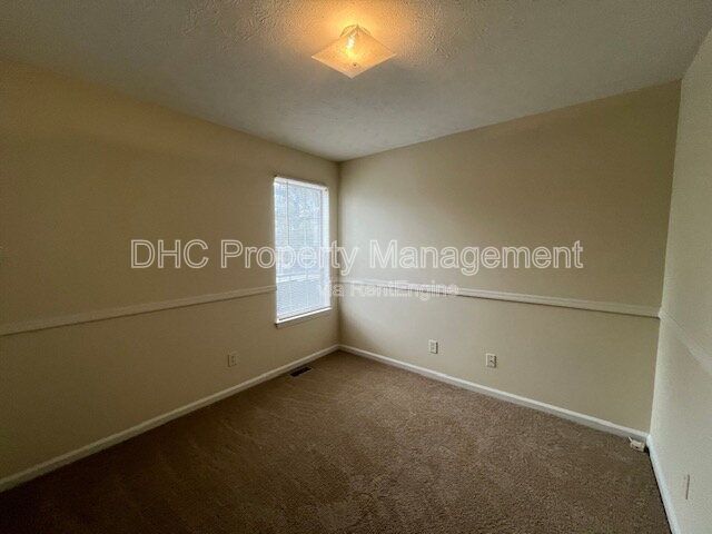 Building Photo - 1183 Red Oak Cove