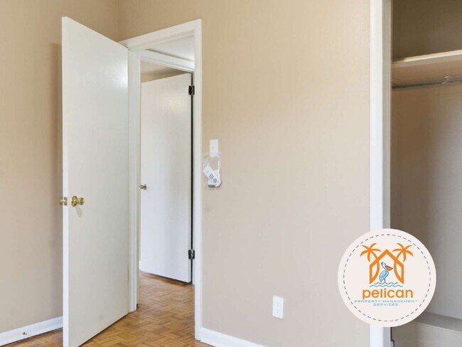 Building Photo - 4-Bedroom Home in a Prime Pensacola Location