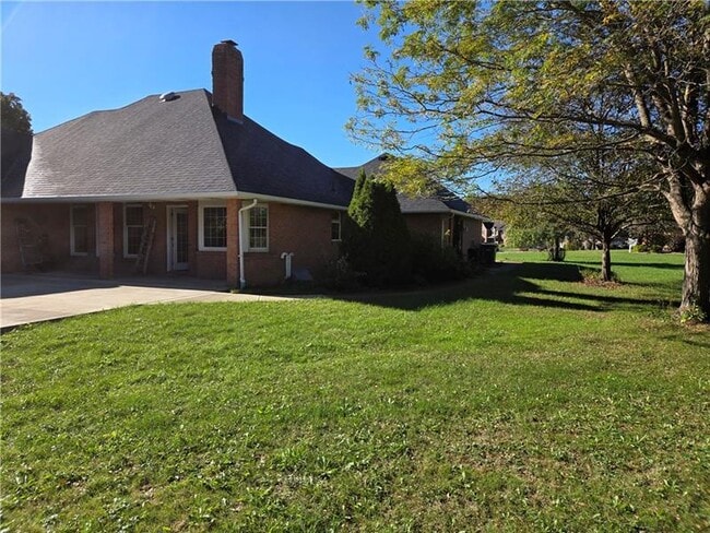 Building Photo - 111 Saddle Brook Cir