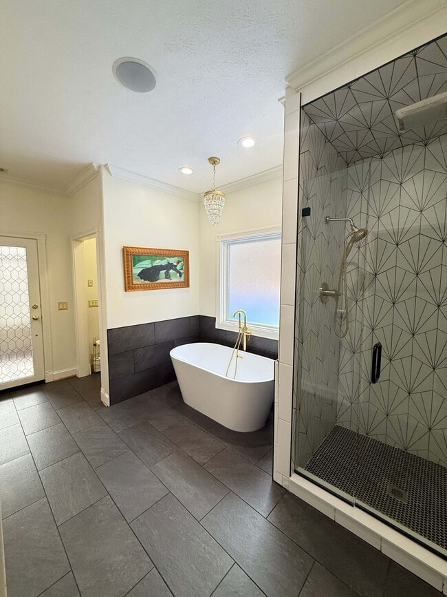 Building Photo - 33 Pinners Ln