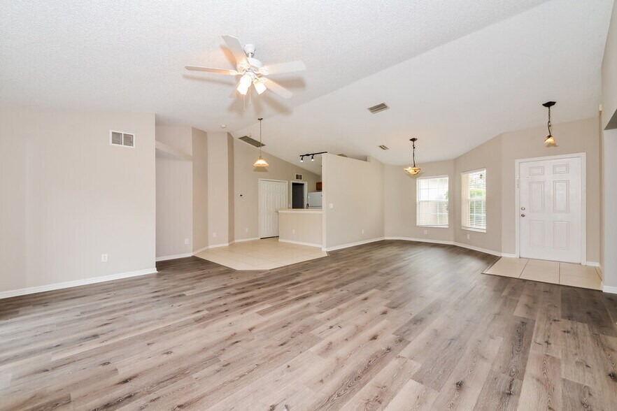 Building Photo - 11506 Summit Rock Ct