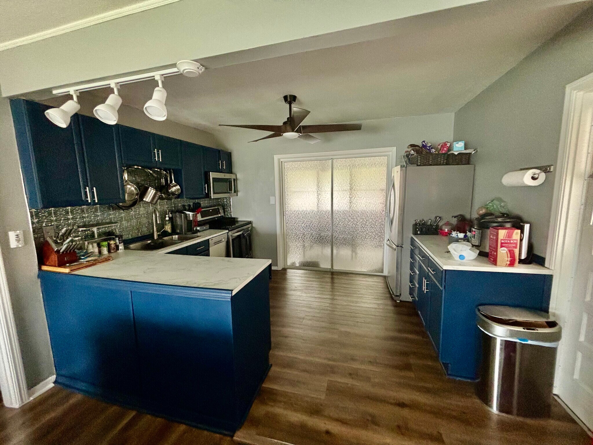 Kitchen - 409 Westover St