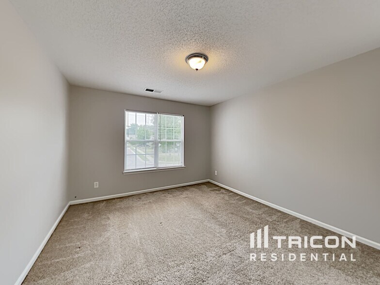 Building Photo - 401 Peachtree Rd
