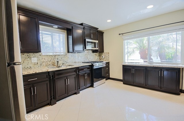 Building Photo - 2920 Los Flores Blvd