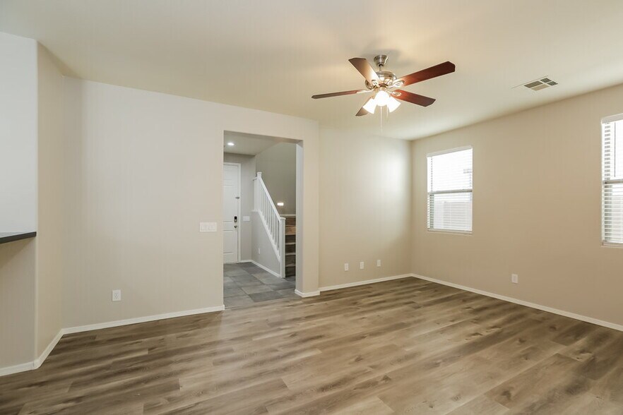 Building Photo - 4043 W Pedro Ln