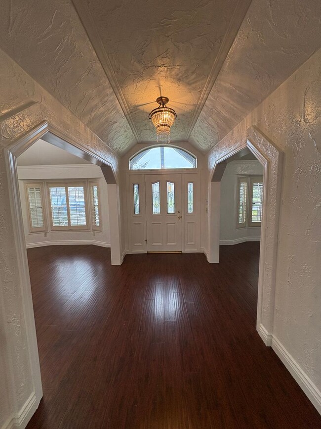 Building Photo - Entertainer delight rental home located in ''The Lakes'' subdivision Coming soon *Private Showing...