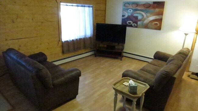 Building Photo - Lauesen Ave.