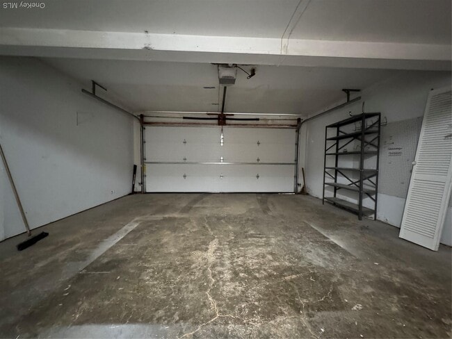 Building Photo - 2910 Whispering Hills Dr