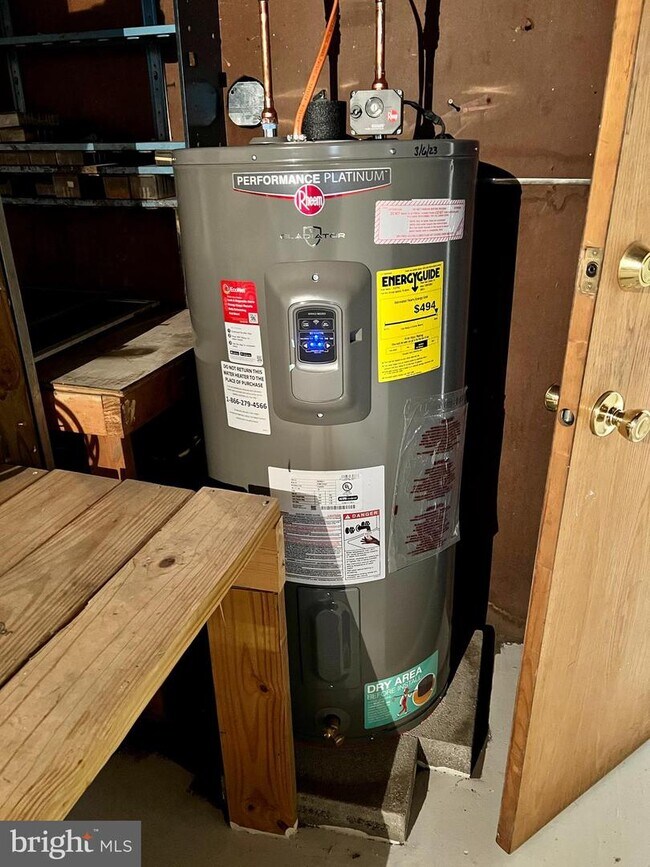 Building Photo - 145 N Nice St