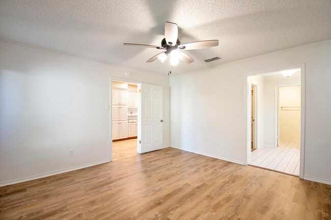 Building Photo - 5416 95th St