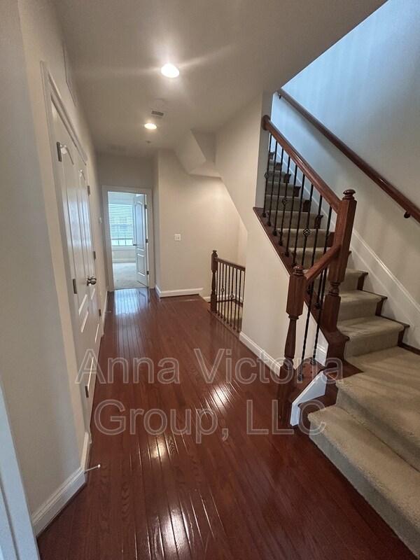 Building Photo - 617 Sprintsail Way