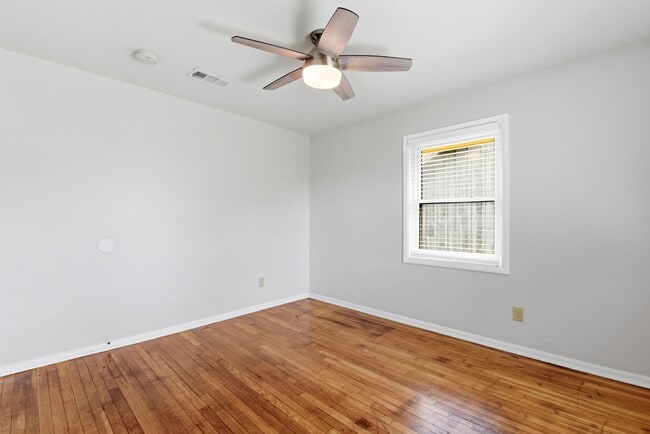 Building Photo - 4929 Libbey Dr