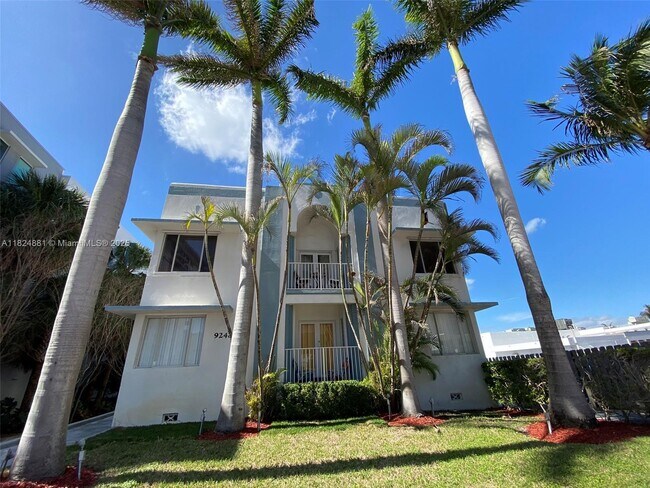 Building Photo - 9248 Collins Ave