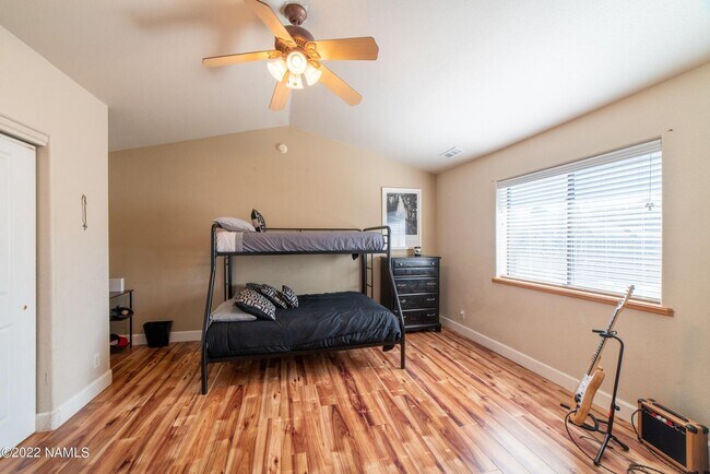 Building Photo - Westside 4 Bed, 2.5 Bath House with A/C & 2-Car Garage Near NAU & CCC! Students & Pets OK! Aug 10th!