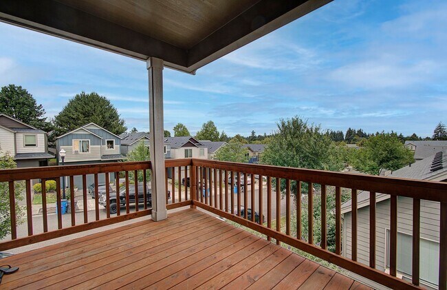 Building Photo - 3bd 2.5ba Daylight Ranch Home on Corner Lot