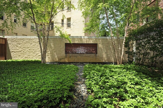 Building Photo - 1300 13th St NW