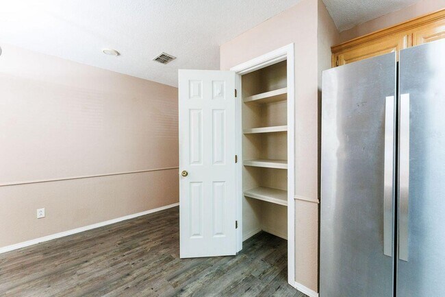 Building Photo - 5903 70th St