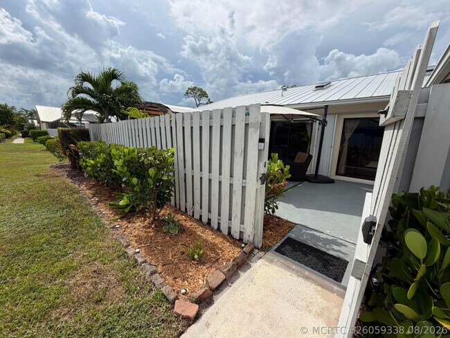 Building Photo - 8847 Thumbwood Cir