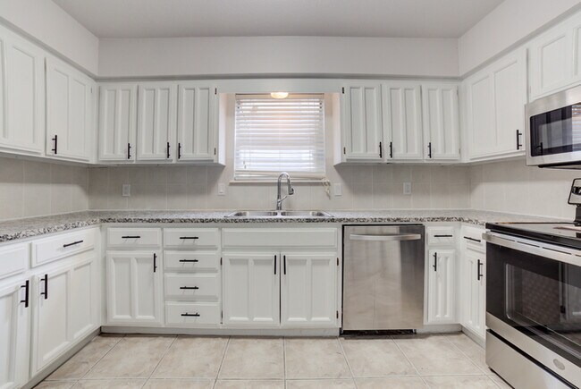 Building Photo - 7012 S 78th E Ave