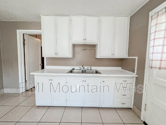 Building Photo - 3515 S 2300 E