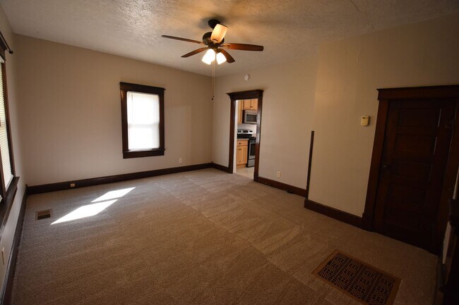 Building Photo - 3 Bedroom Home in the Country