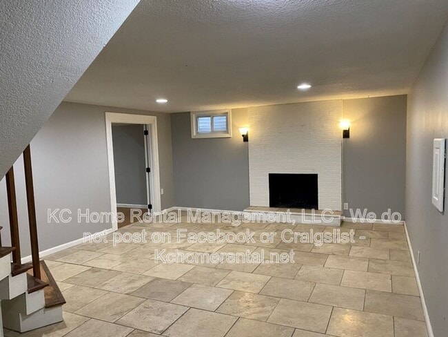 Building Photo - 6809 Marty St