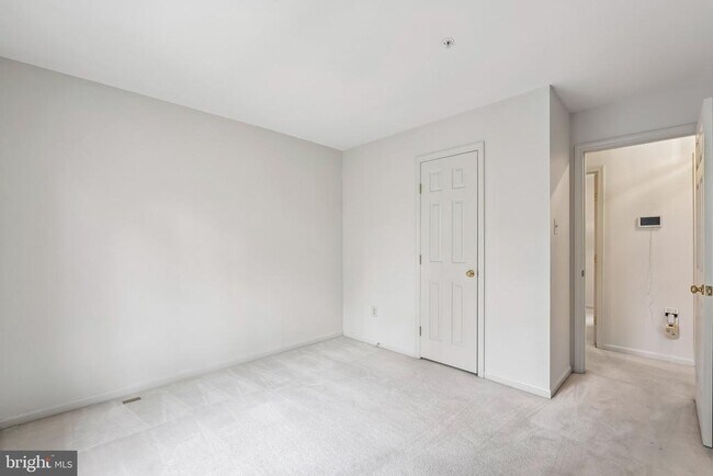 Building Photo - 15831 Glacier Ct