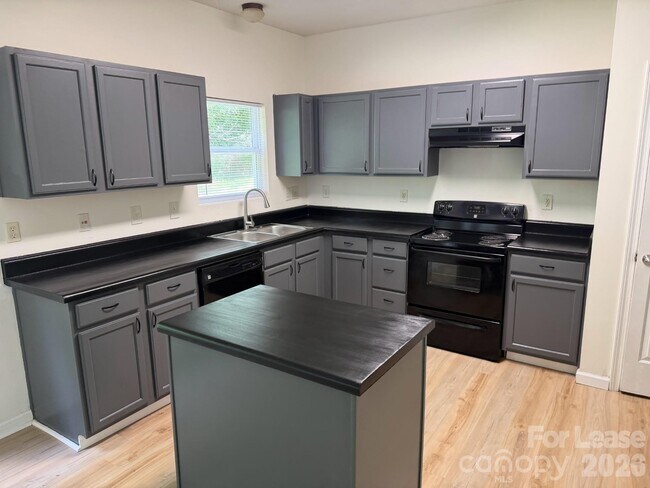Building Photo - 7007 Advocator Ln