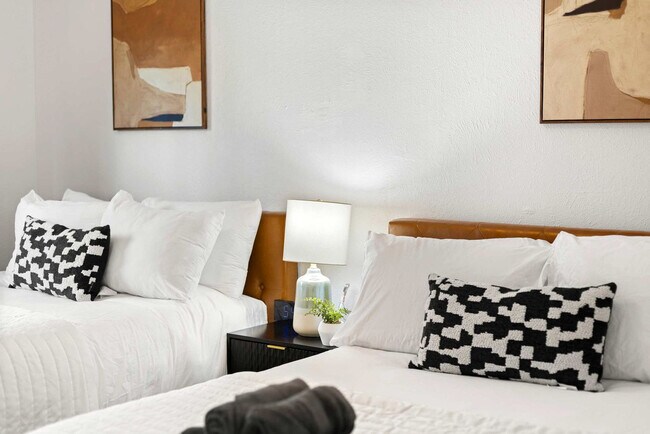 Building Photo - 4629 Amherst Ln