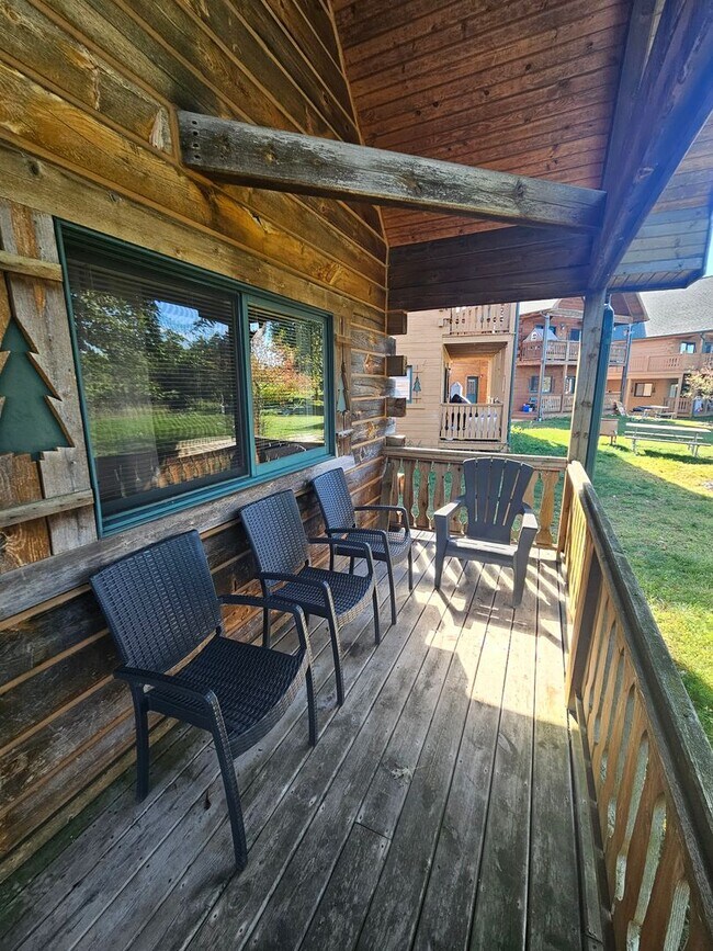 Building Photo - 2 Bed / 2 Bath Fully Furnished Cabin House in Warrens, WI!