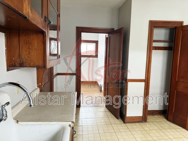 Building Photo - 4115 Henritze Ave