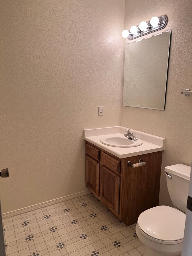 Building Photo - Gated community, 2 Br, 2.5 Ba w/ appliance...
