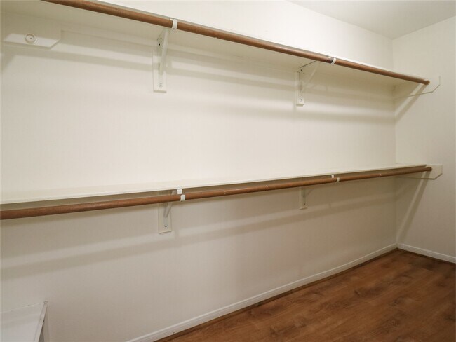 Building Photo - 3413 Benfield Dr