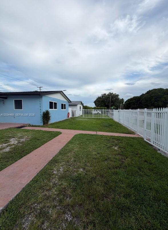 Building Photo - 20301 SW 117th Ave