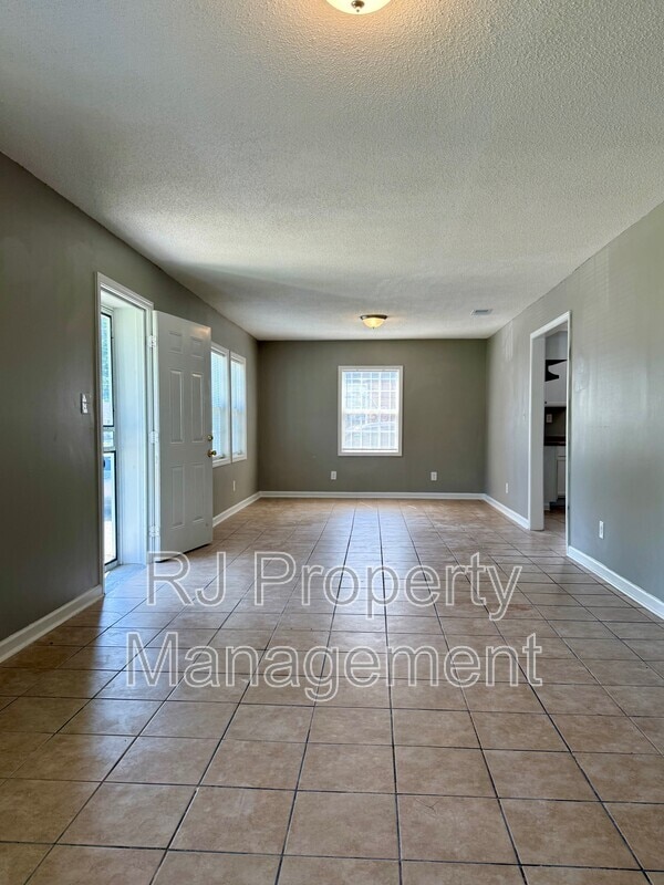 Building Photo - 3397 Farmville Rd