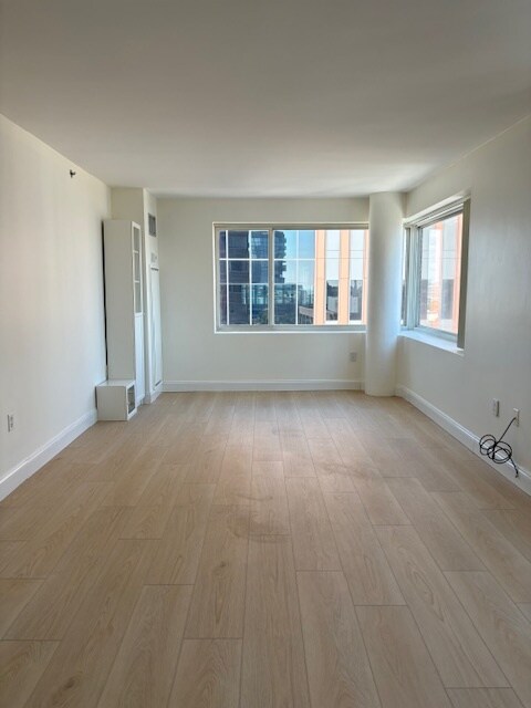 Building Photo - 8 Museum Way
