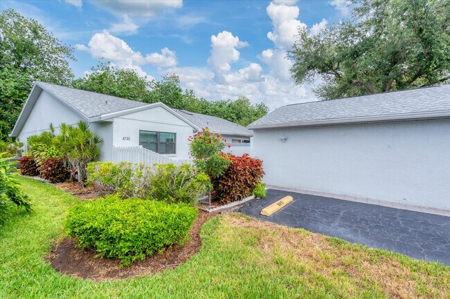 Building Photo - 4732 Blackberry Dr