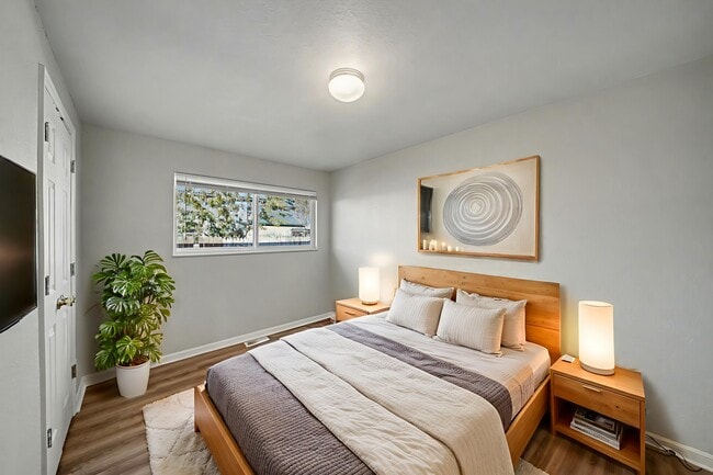 Building Photo - 741 Emporia St