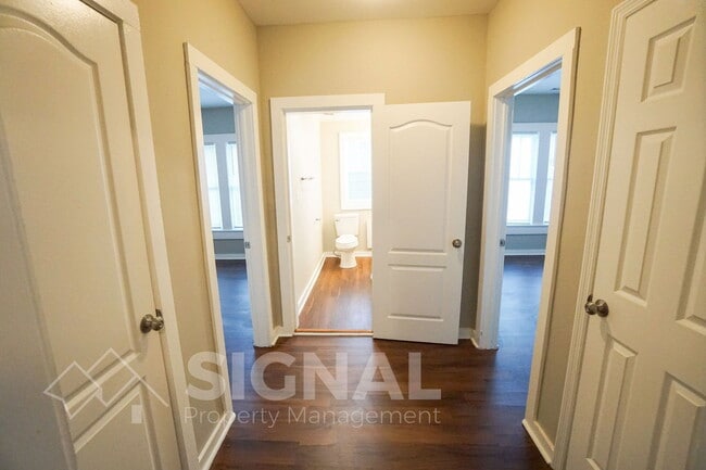 Building Photo - 3845 36th Ave N