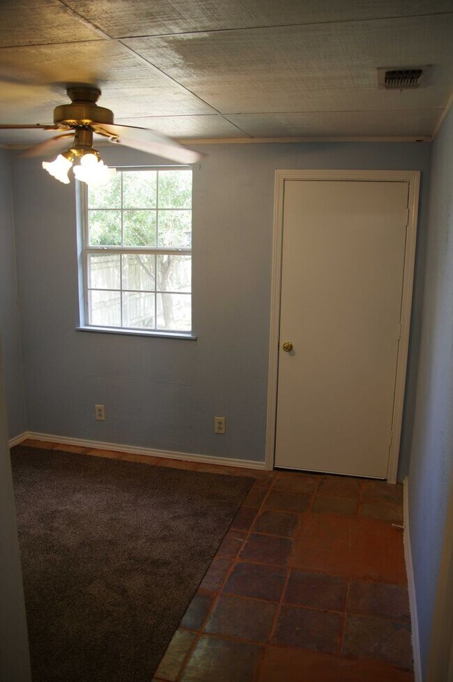 Building Photo - 8015 Forest Ash