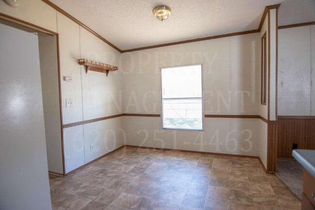 Building Photo - 2-Bed 2-Bath