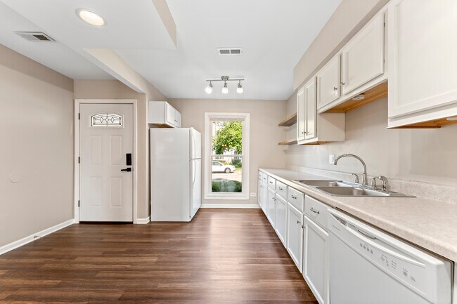 Building Photo - 503 Nebraska Cir