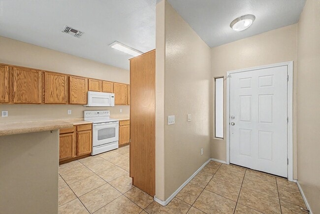 Building Photo - Beautiful Single-Level 3 Bedroom, 2 Bathroom Home in Maricopa