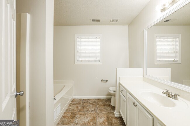 Building Photo - 1430 Binford Pl