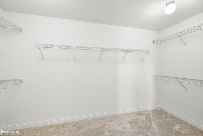 Building Photo - 23827 Shadow Woods Dr