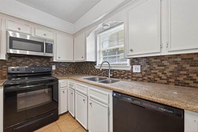 Building Photo - 17614 Telegraph Creek Dr