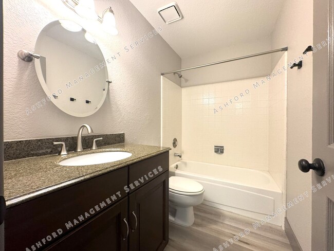 Building Photo - BEAUTIFULLY REMODELED 3 BEDROOM HOME WITH ...