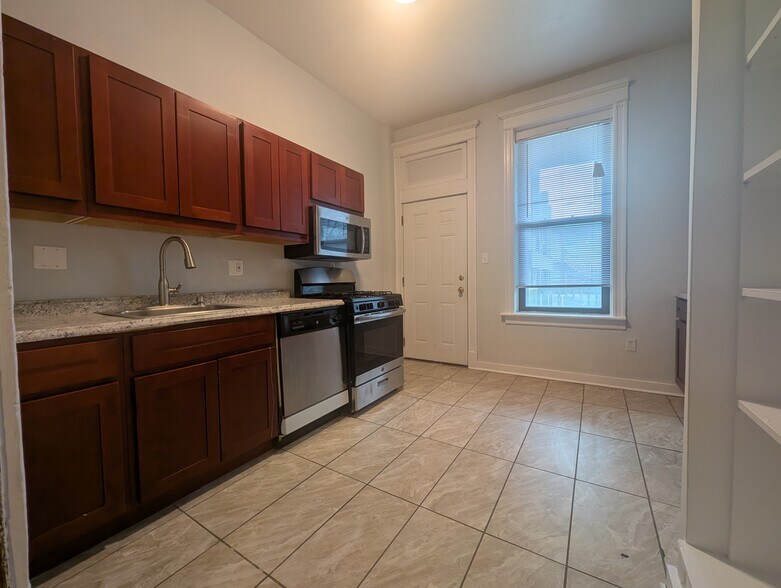 Building Photo - 3824 N Fremont St